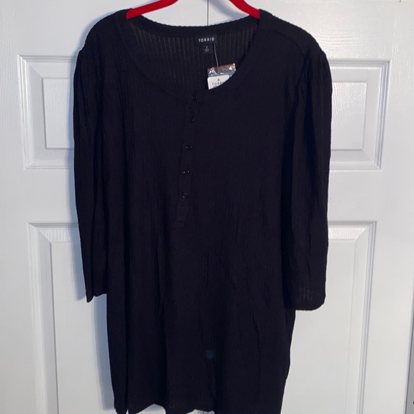 Torrid top 3/4 sleeve - Picture 2 of 4
